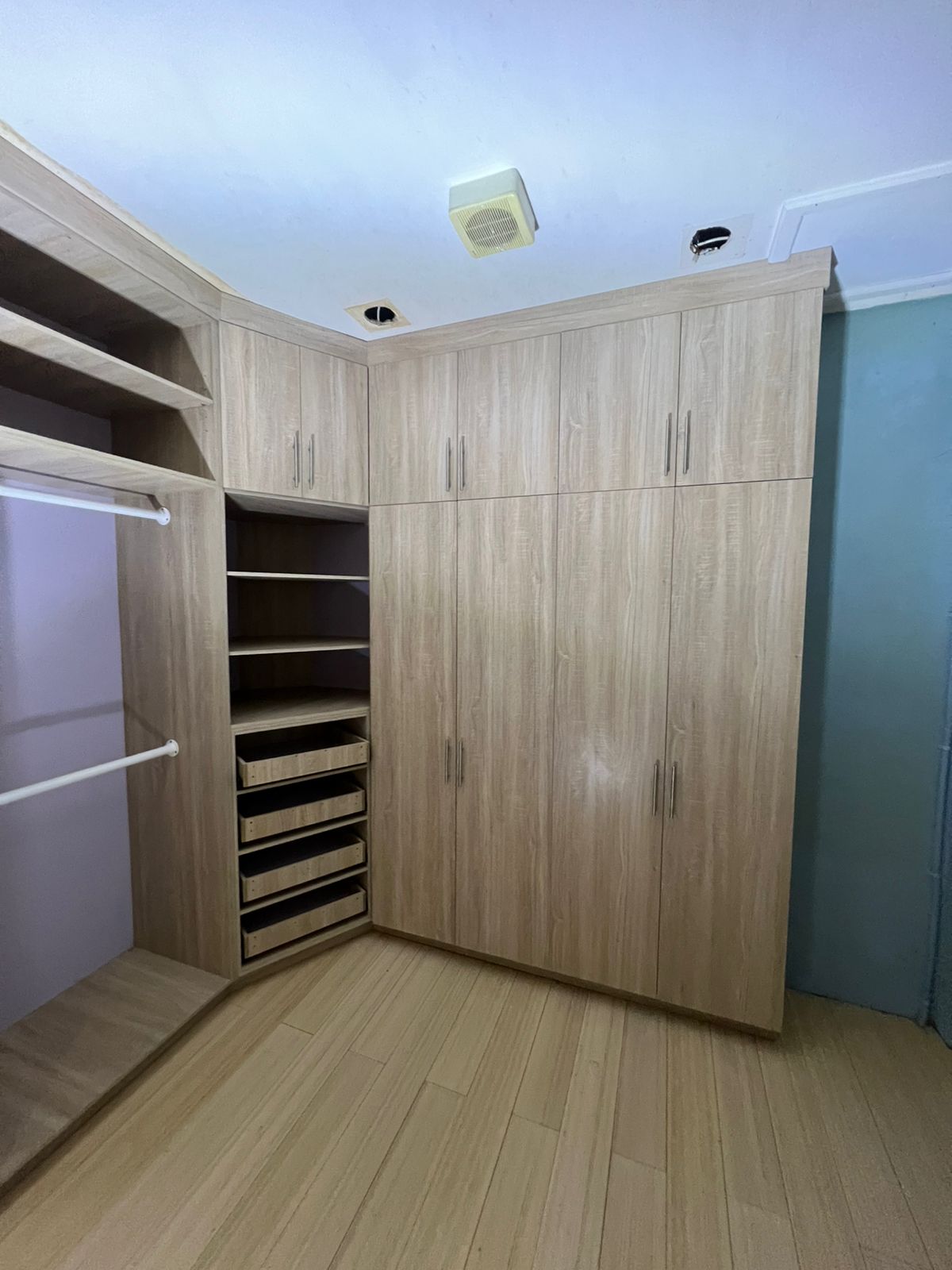 Closet_Gal 4